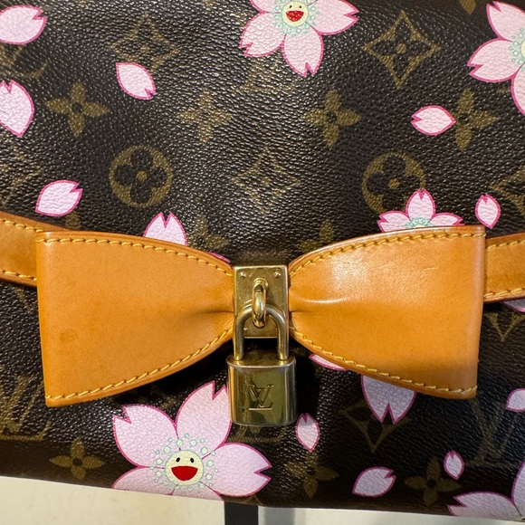 Louie Vuitton Cherry Blossom Retro - Picture 2 of 14